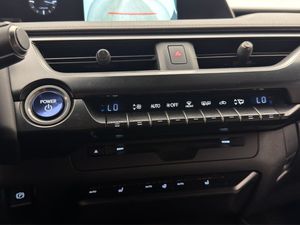 Lexus UX bild 19