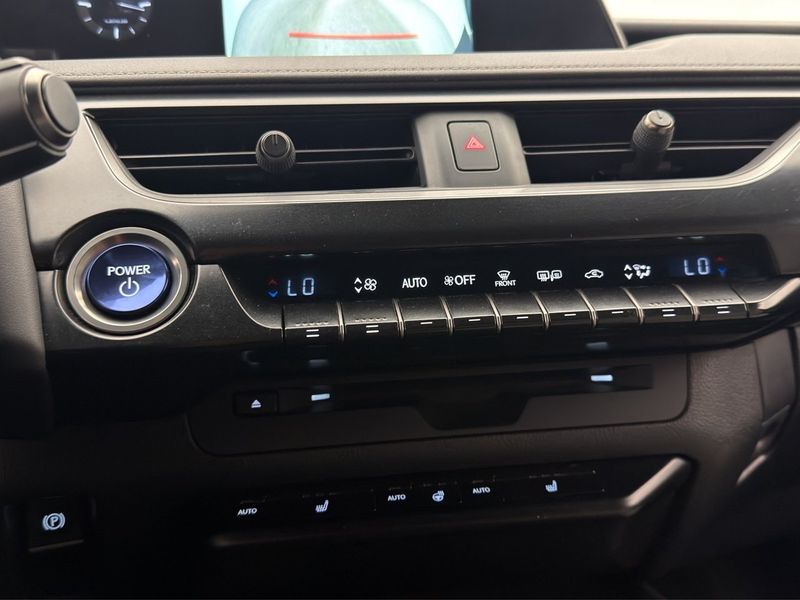 Lexus UX bild 19