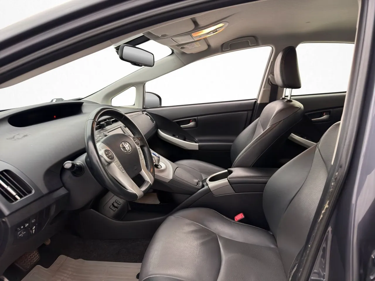 Vehicle image 16