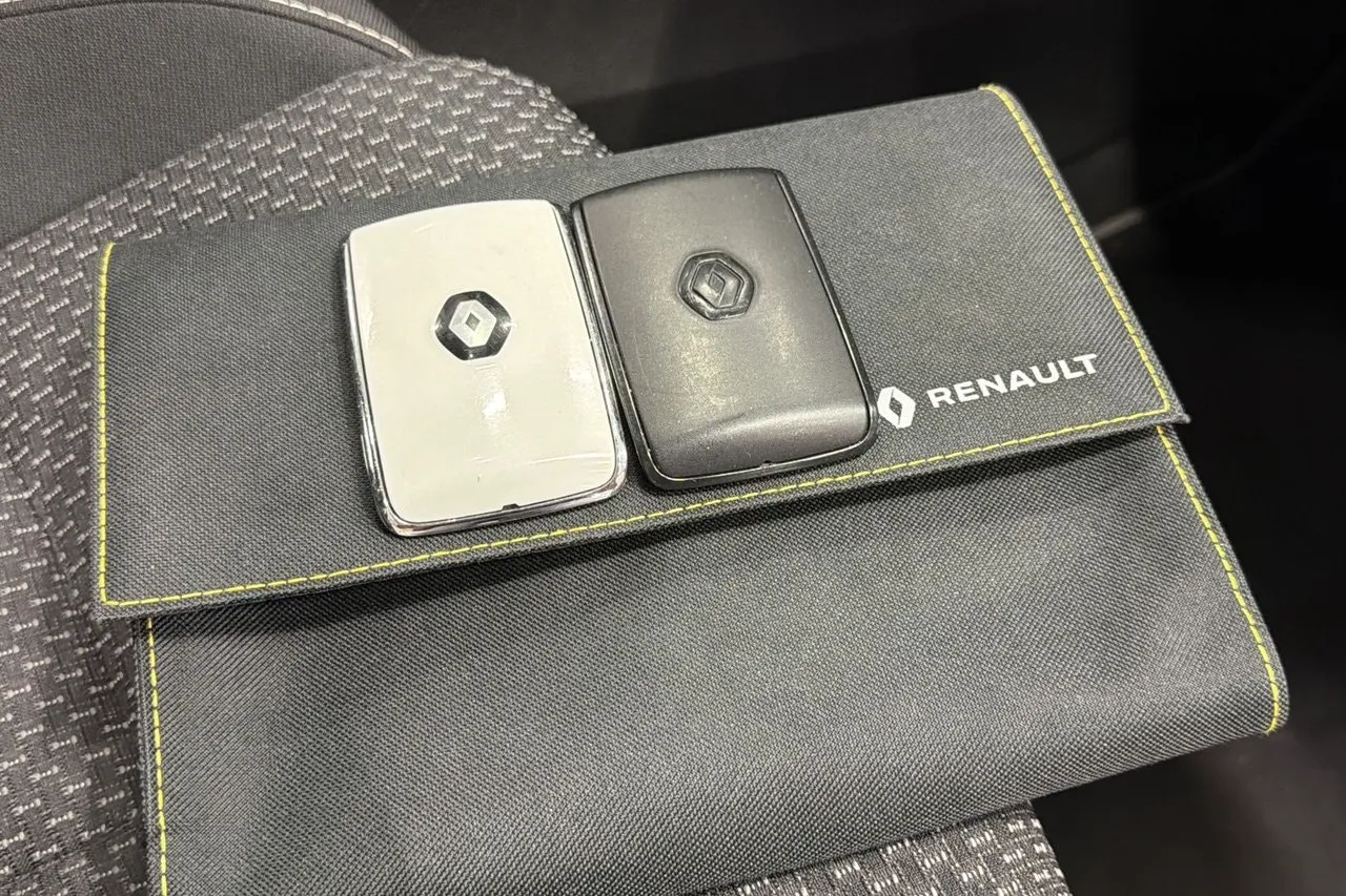 Vehicle image 22