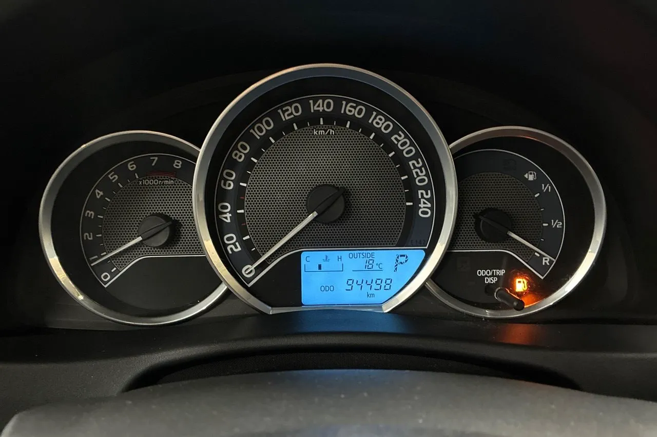 Vehicle image 16