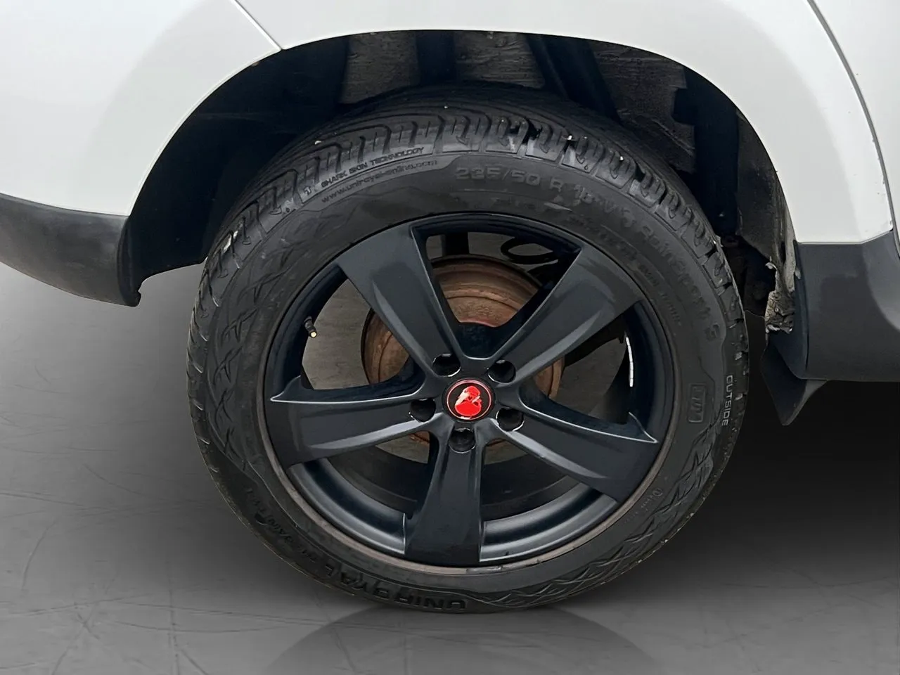 Vehicle image 25