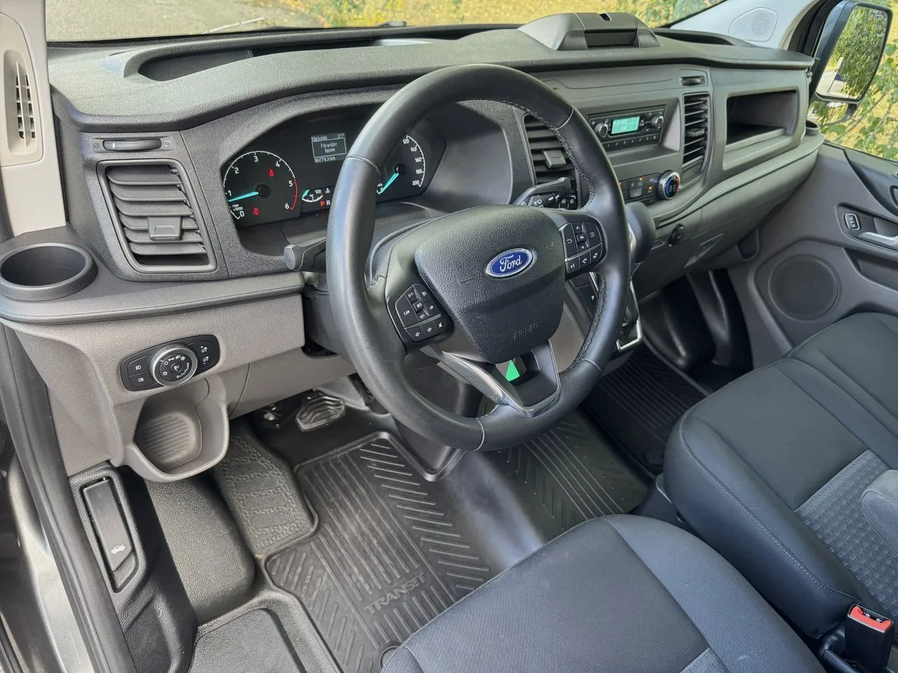 Vehicle image 14