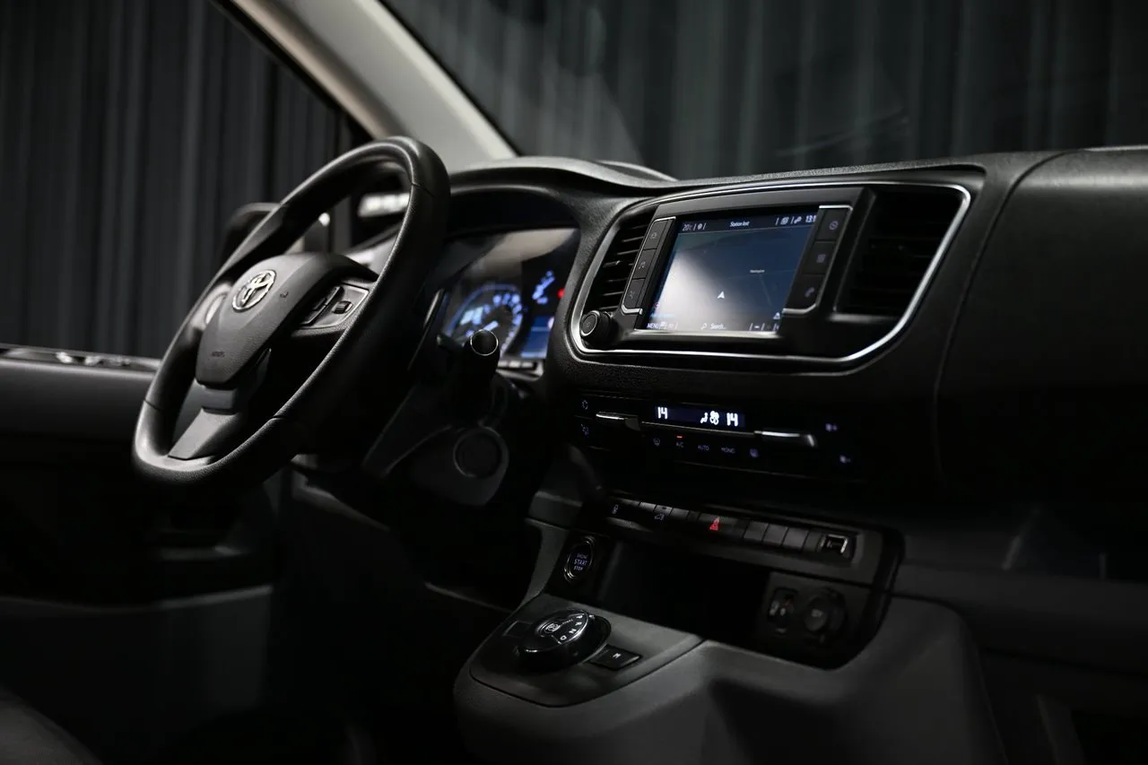 Vehicle image 34