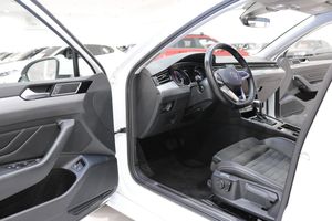 Volkswagen Passat bild 11