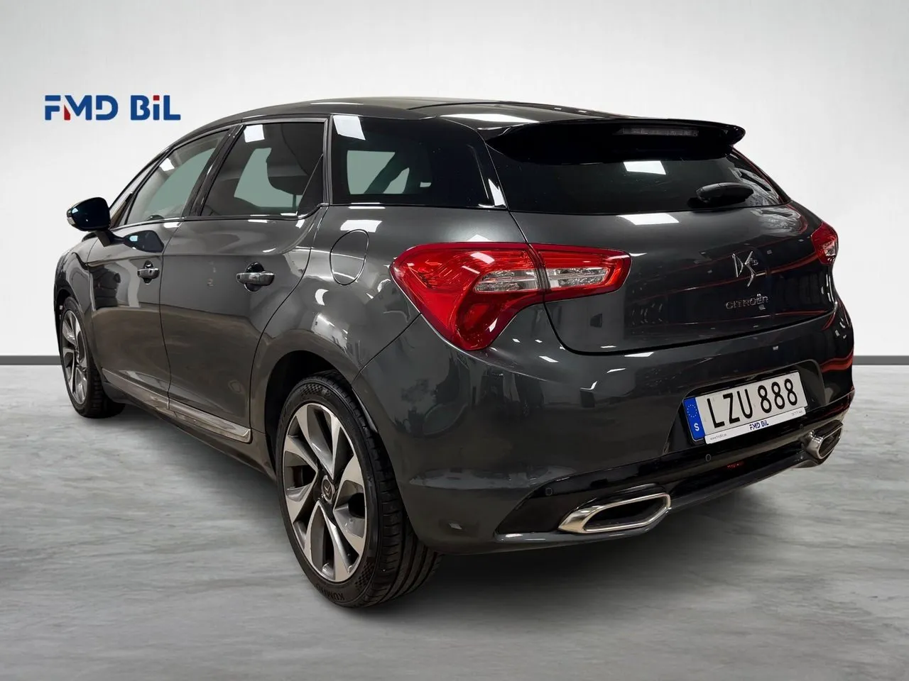 Vehicle image 6