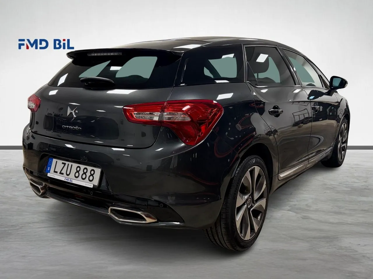 Vehicle image 4