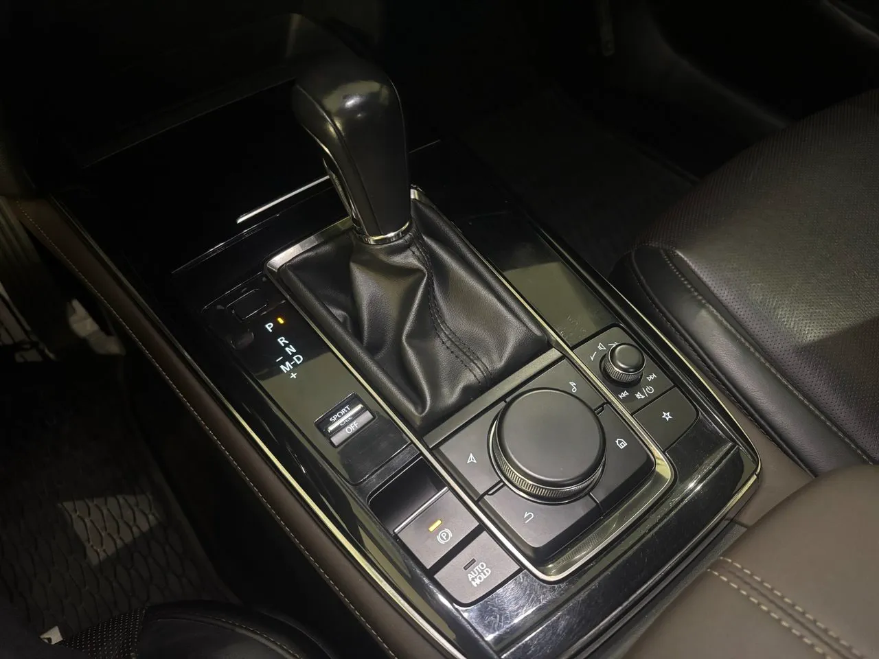 Vehicle image 23