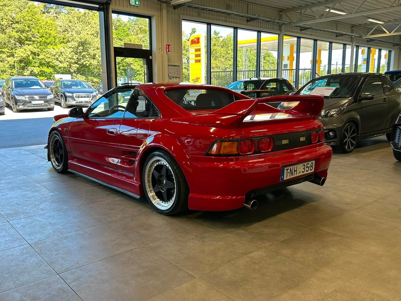 Vehicle image 5