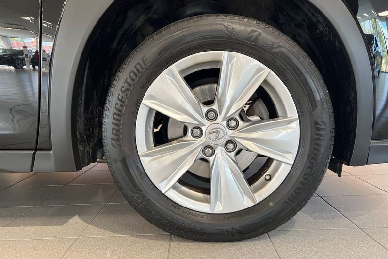 Lexus UX bild 17