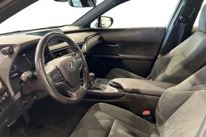Lexus UX bild 14