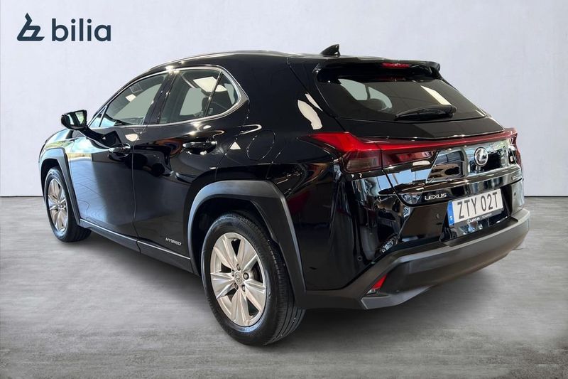 Lexus UX bild 2