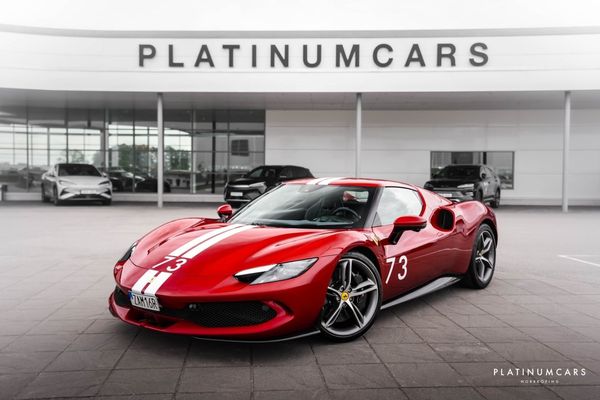 Ferrari 296 GTB 830hk / NYPRIS 4,7 MILJ / SE SPEC / 300mil - 2023