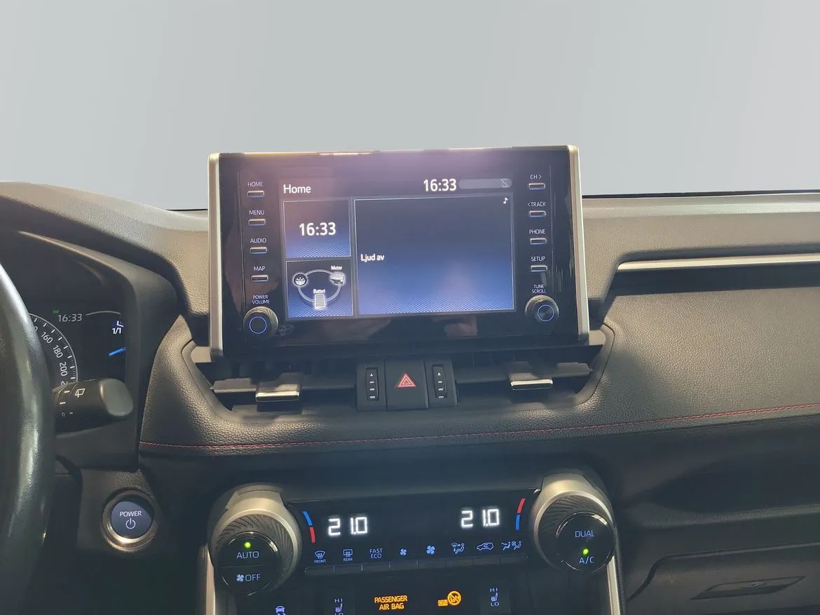 Vehicle image 14