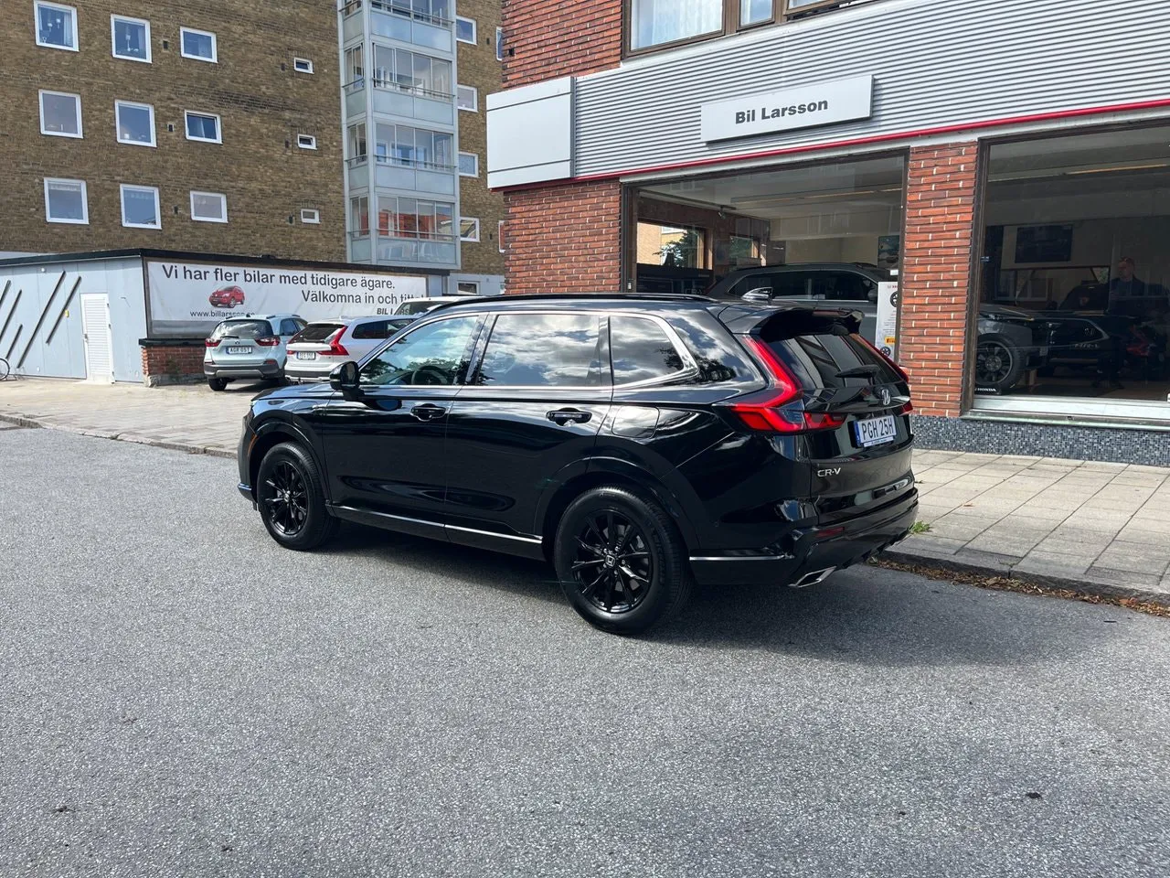 Vehicle image 3