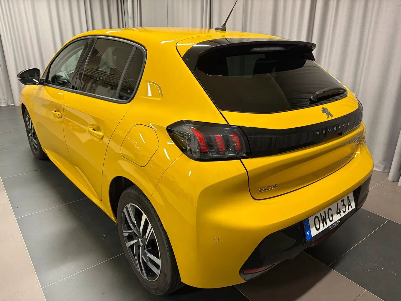 Vehicle image 2