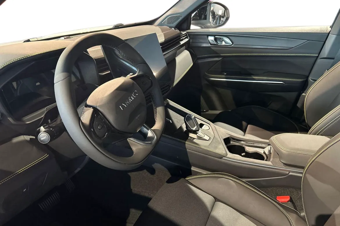 Vehicle image 13