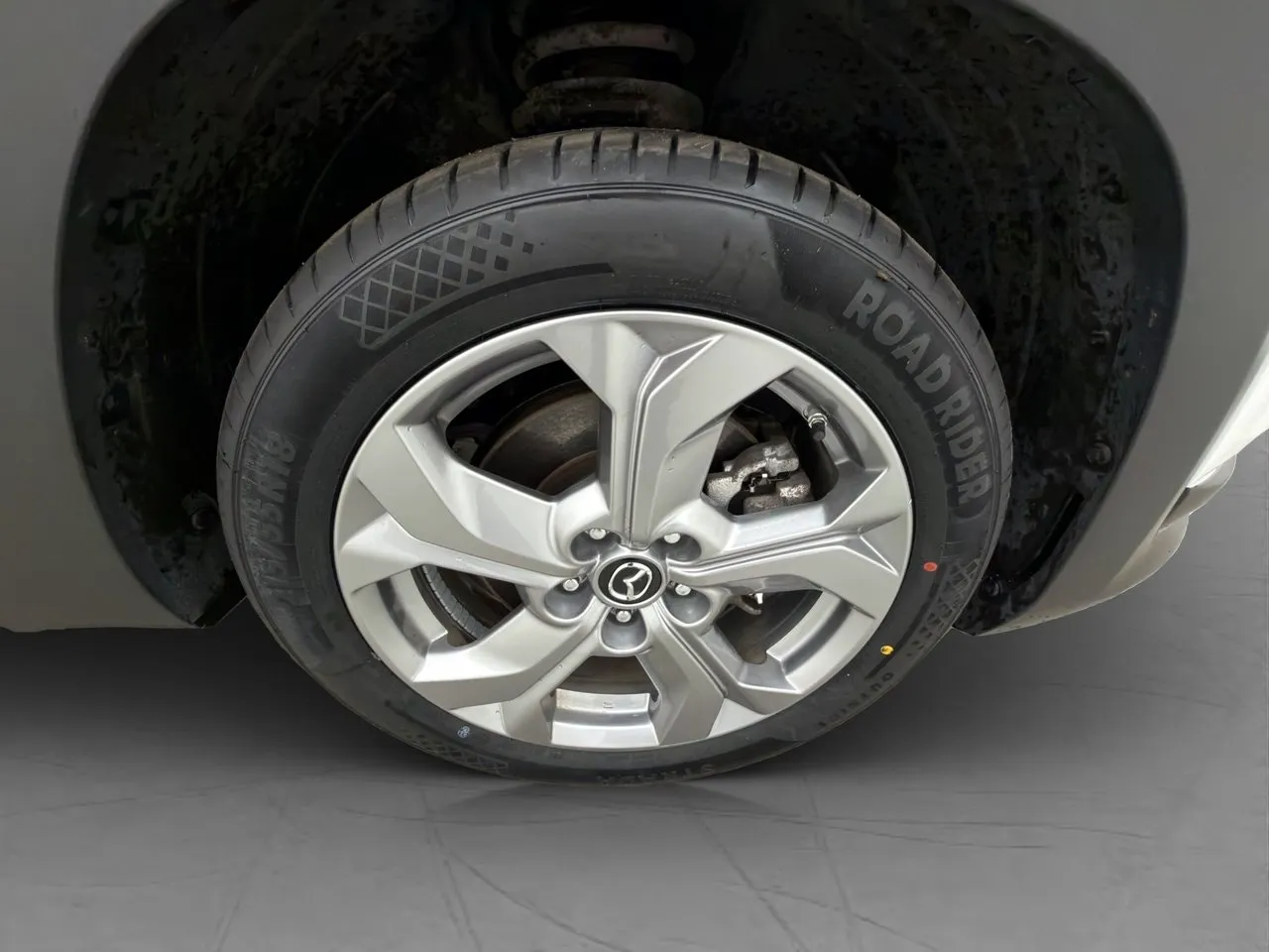 Vehicle image 35