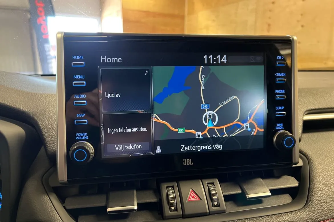 Vehicle image 14