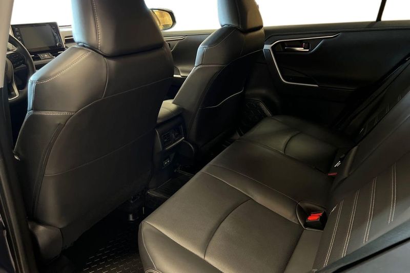Toyota RAV4 bild 13