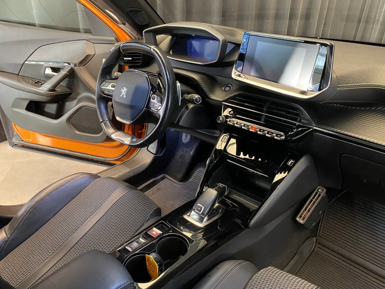 Vehicle image 23