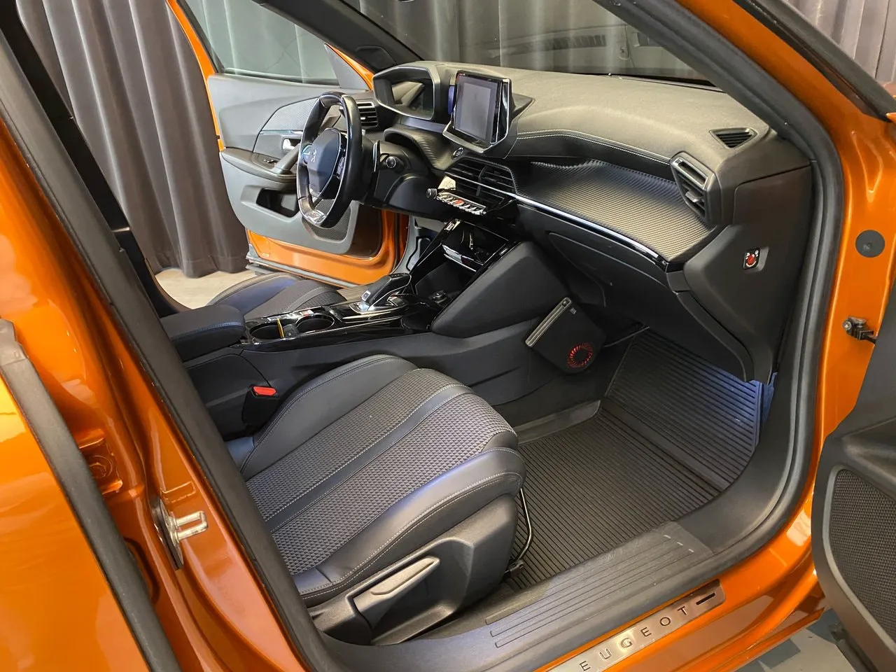 Vehicle image 22