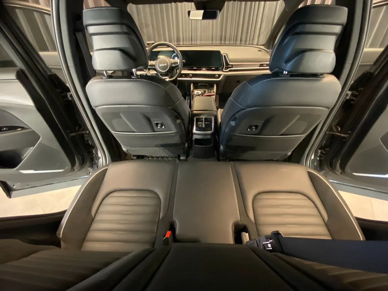 Vehicle image 33