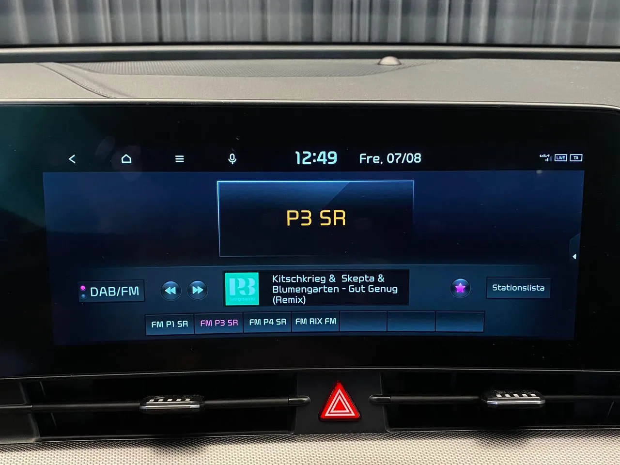 Vehicle image 22