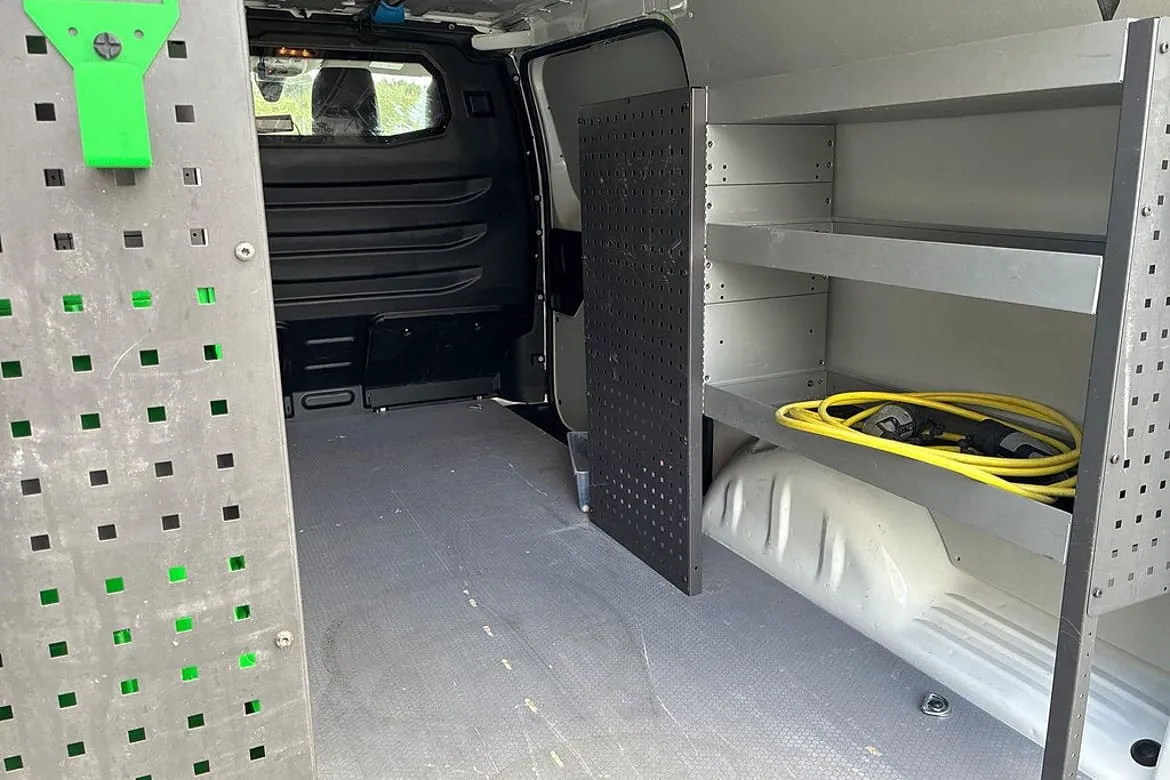 Vehicle image 18