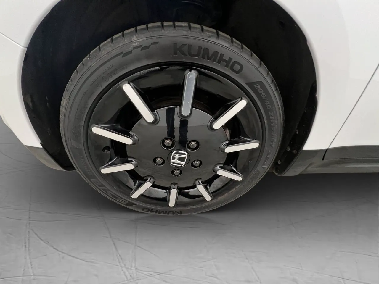 Vehicle image 30