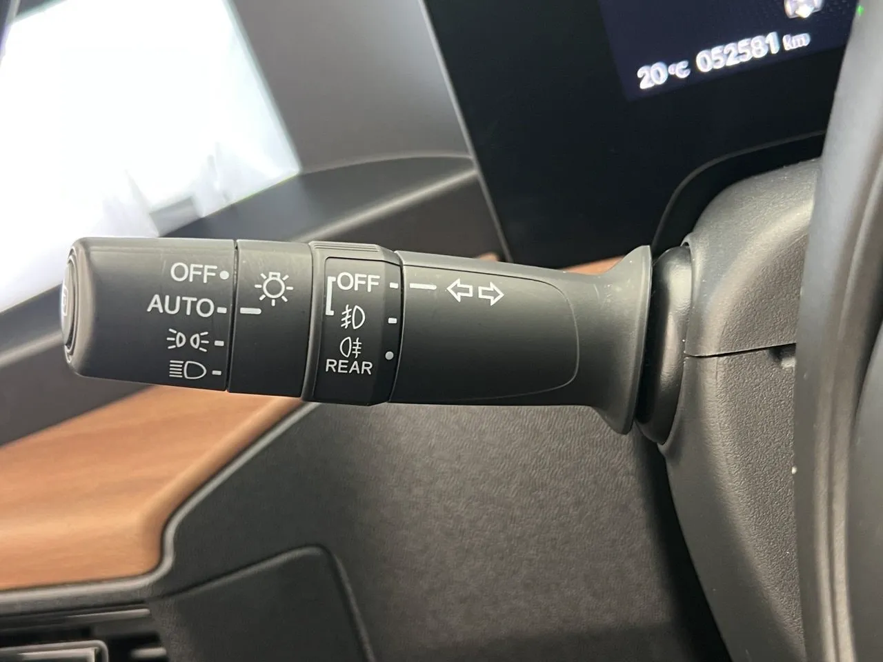 Vehicle image 28