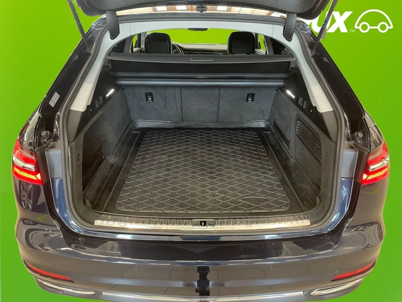 Vehicle image 15