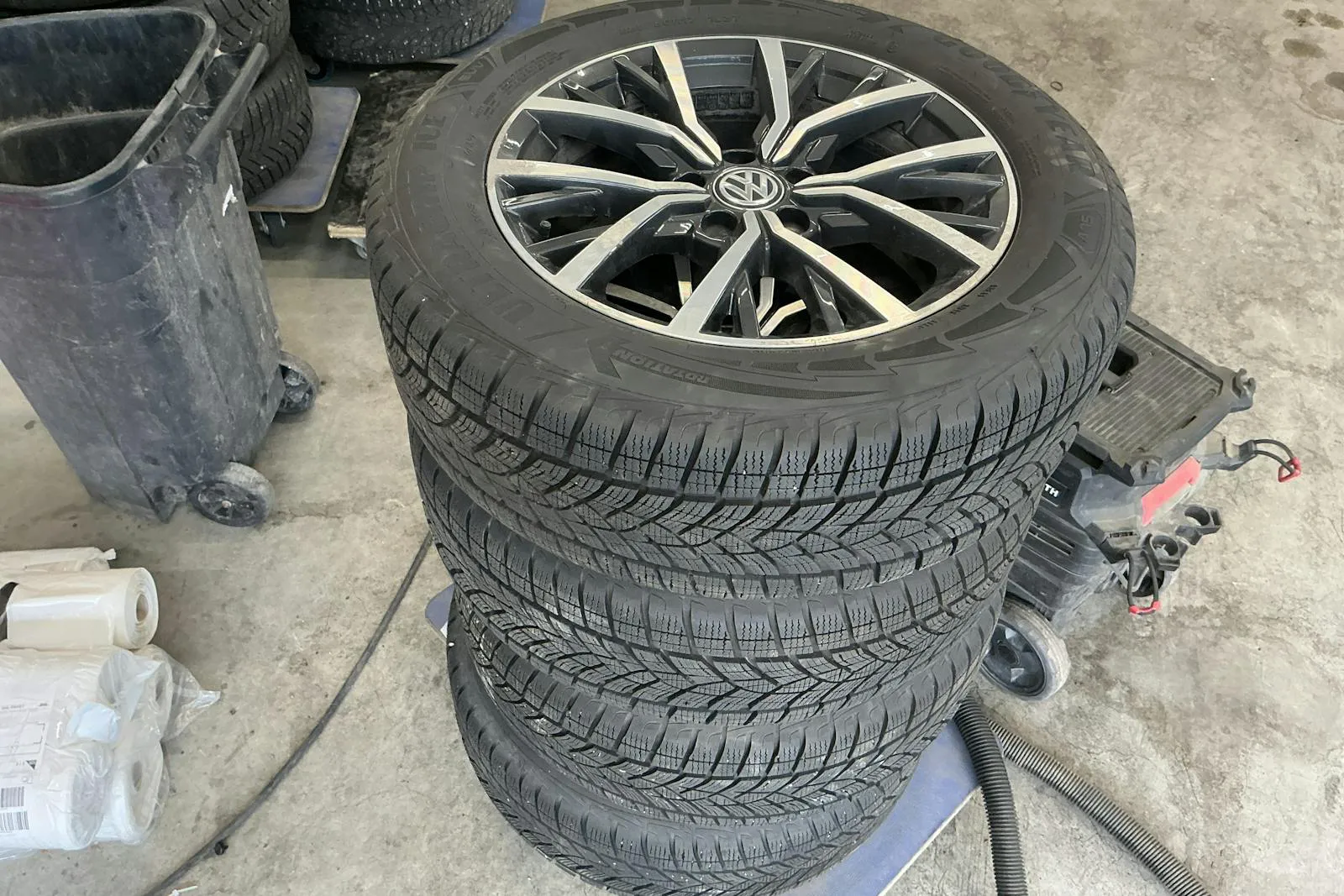 Vehicle image 14