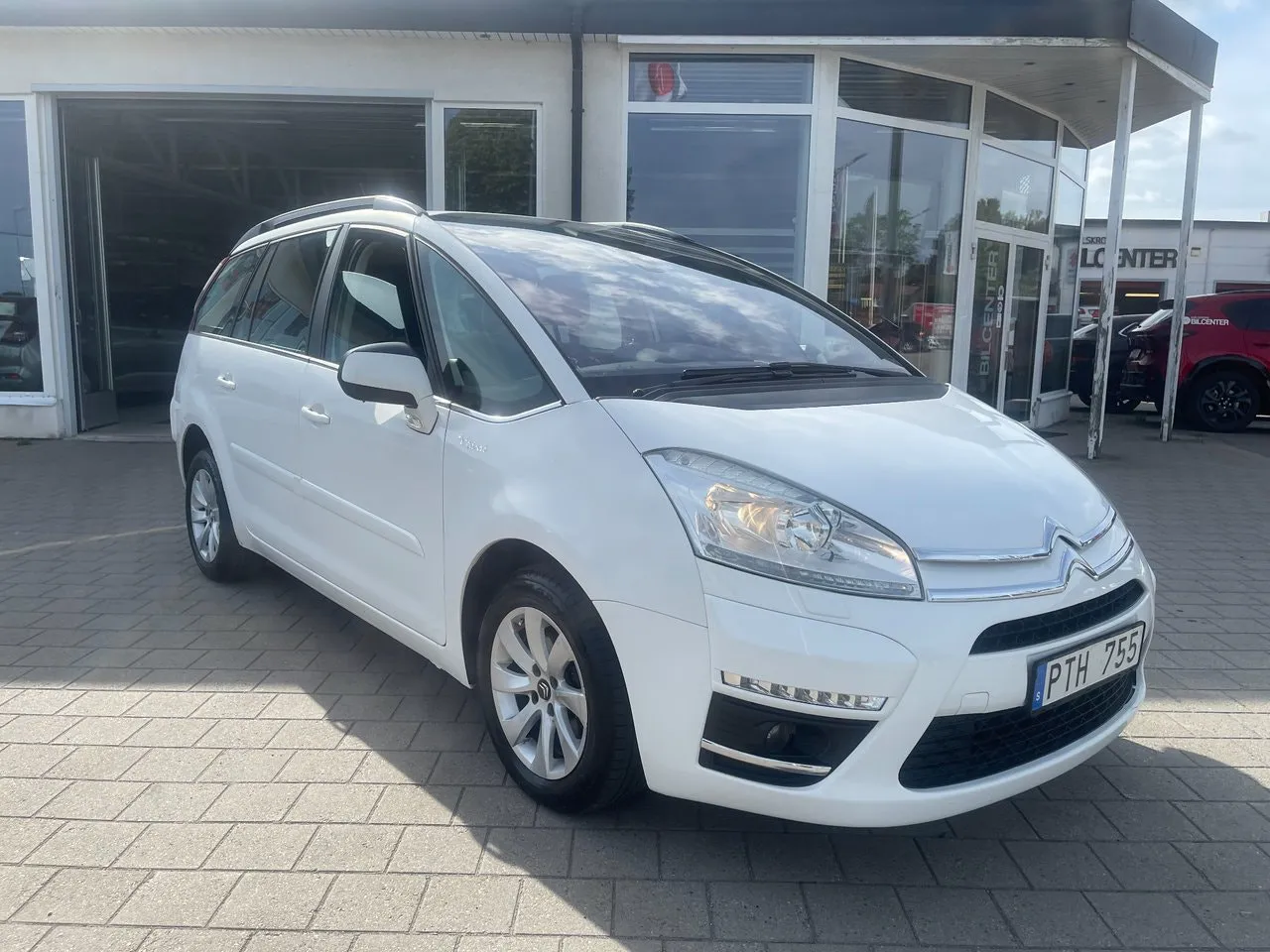Vehicle image 2