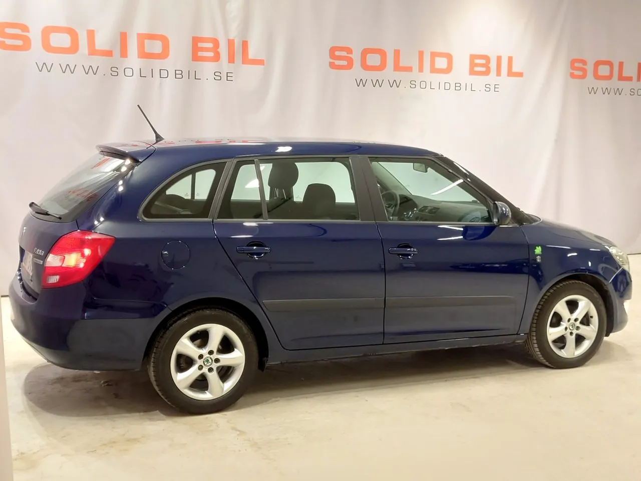 Vehicle image 5