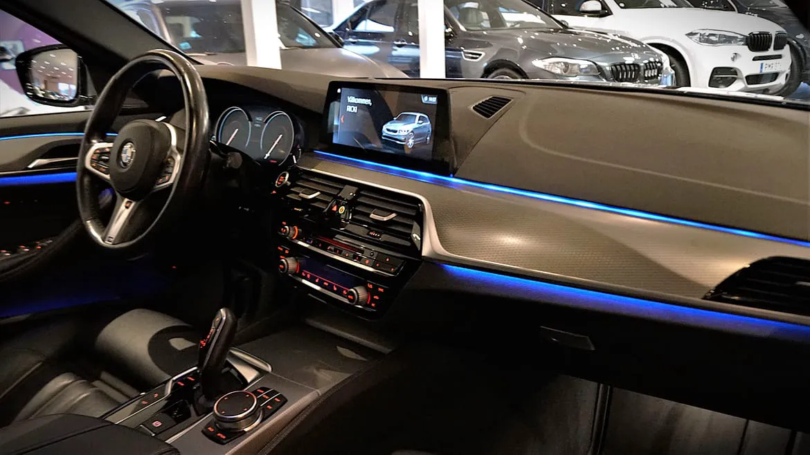 Vehicle image 18