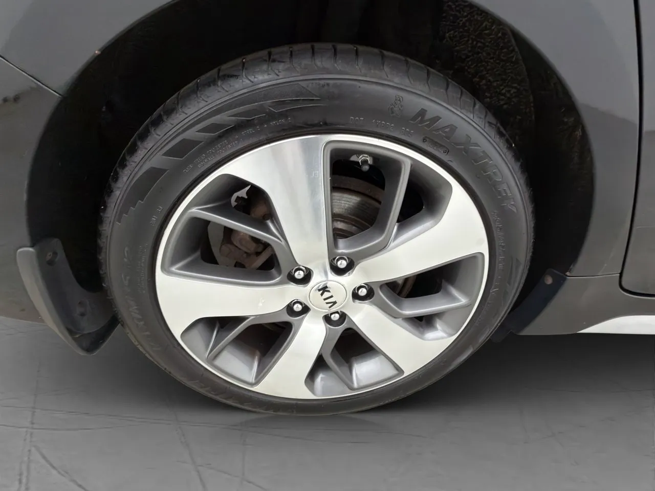 Vehicle image 11
