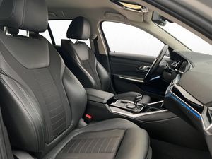 BMW 330 bild 14
