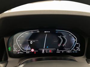 BMW 330 bild 18