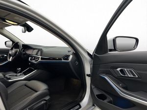 BMW 330 bild 15