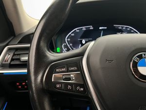 BMW 330 bild 19