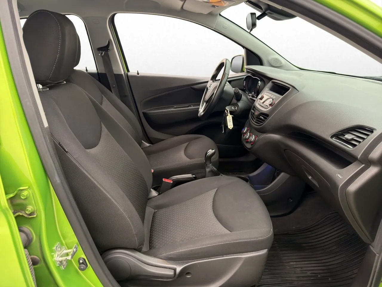 Vehicle image 18