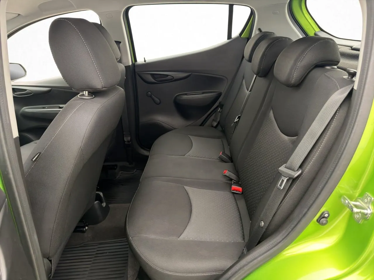 Vehicle image 16