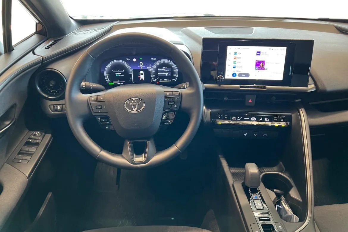 Vehicle image 8