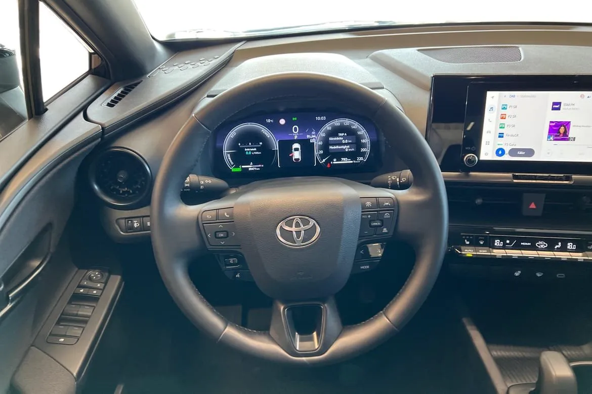 Vehicle image 9