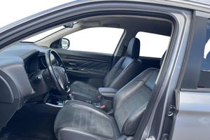 Mitsubishi Outlander bild 13