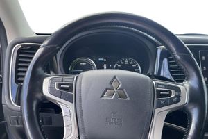 Mitsubishi Outlander bild 12