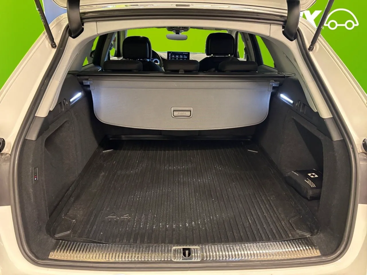 Vehicle image 14