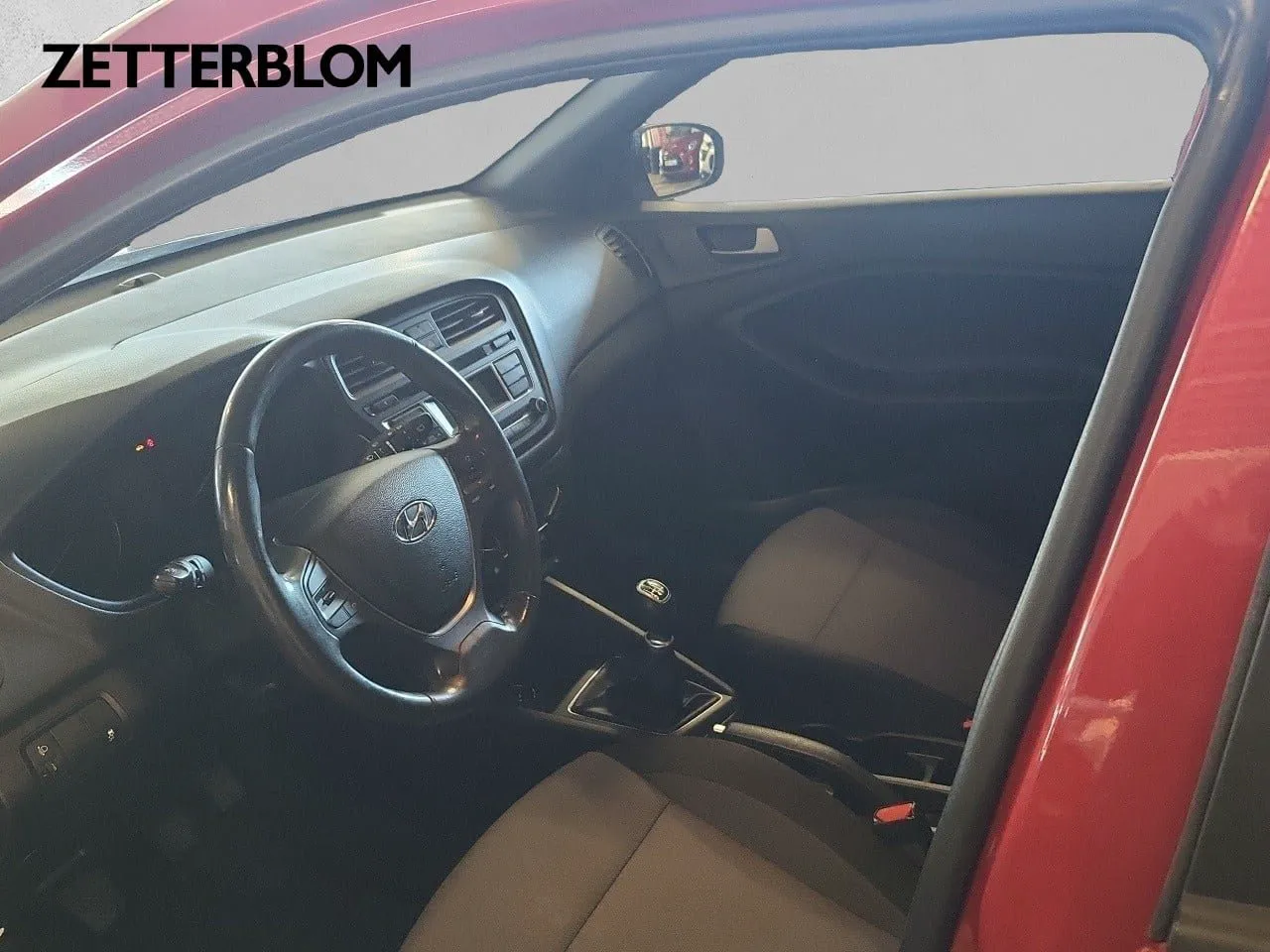 Vehicle image 7
