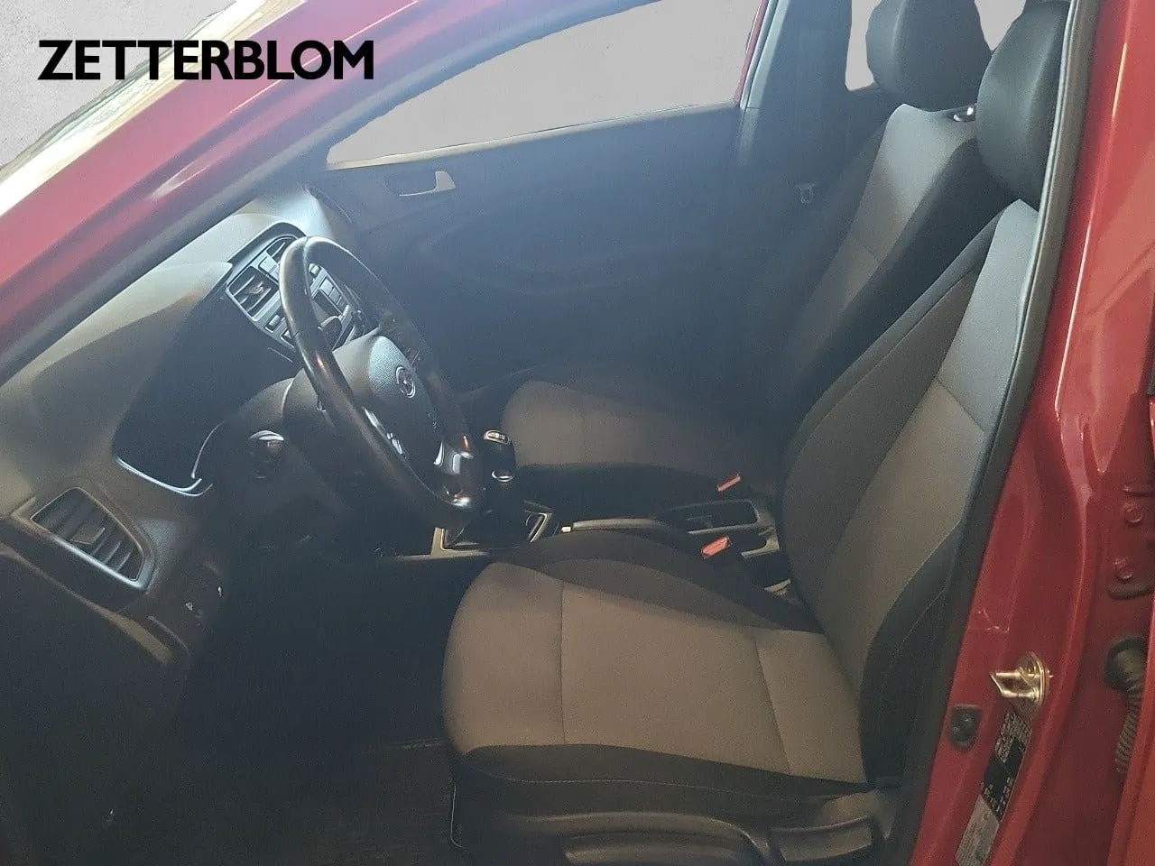 Vehicle image 6